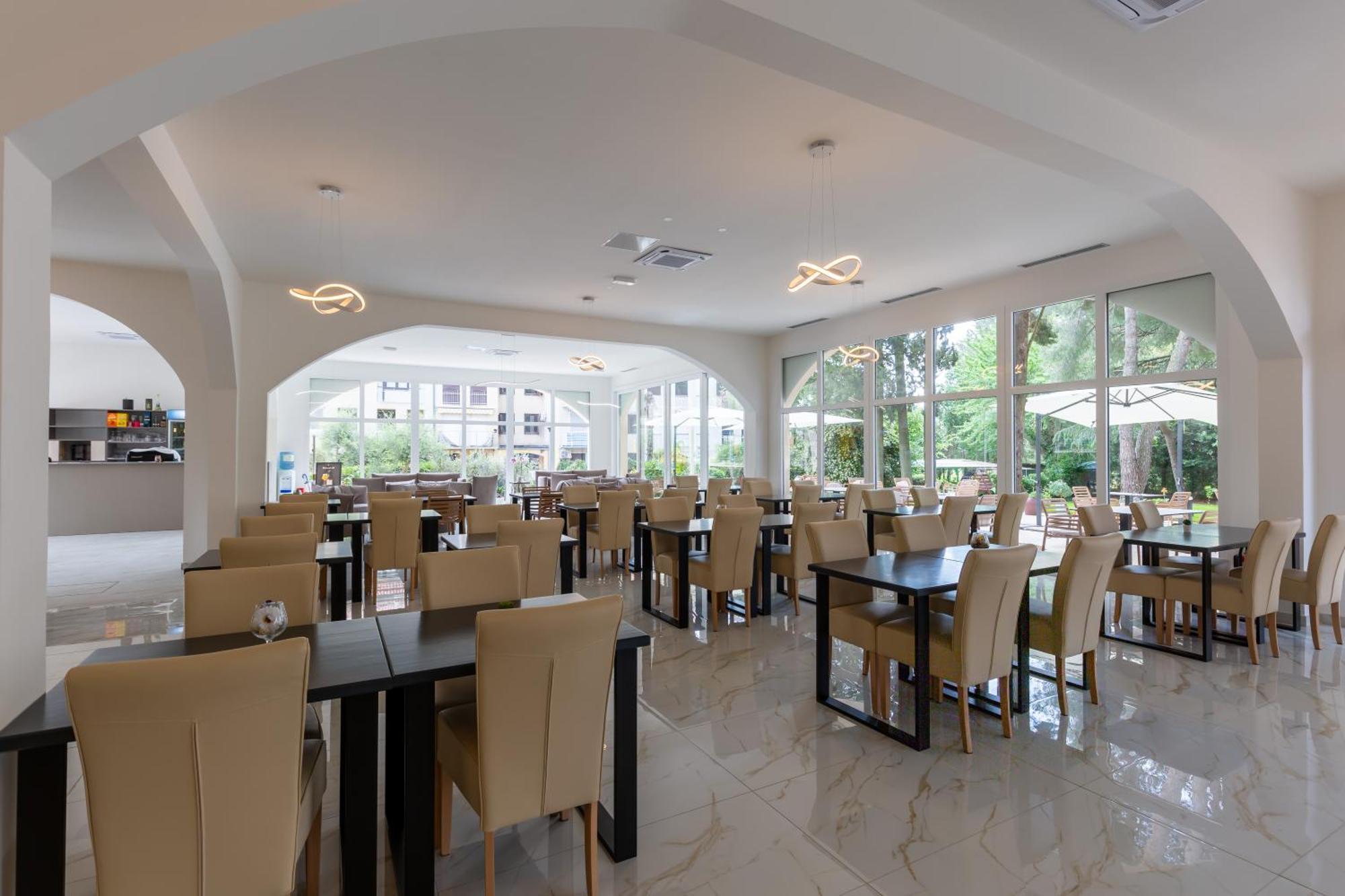 Hotel Emaus Novigrad  Ngoại thất bức ảnh