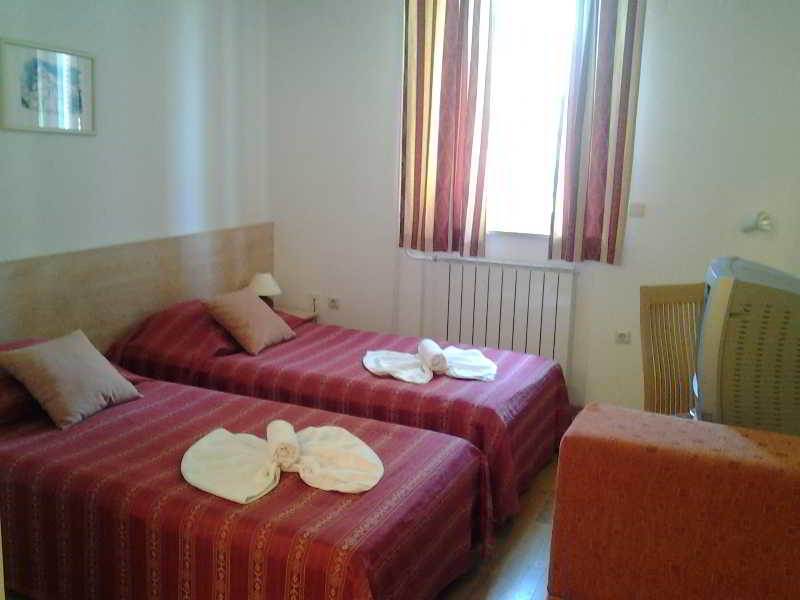 Hotel Emaus Novigrad  Ngoại thất bức ảnh